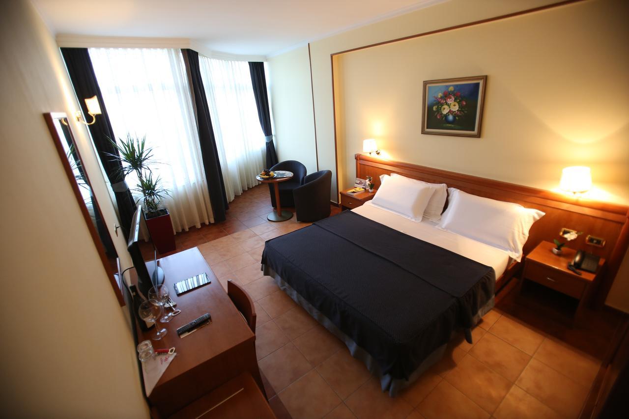 Hotel Continental Vore ภายนอก รูปภาพ