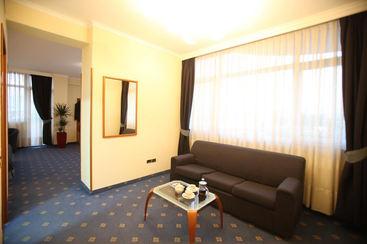 Hotel Continental Vore ภายนอก รูปภาพ
