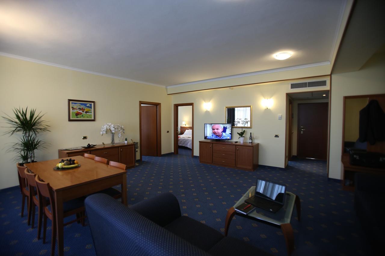 Hotel Continental Vore ภายนอก รูปภาพ
